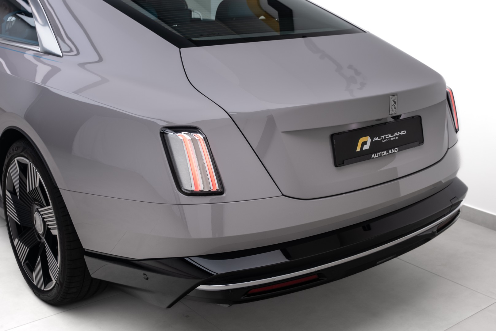 2025 ROLLS ROYCE SPECTRE  FULL OPTION